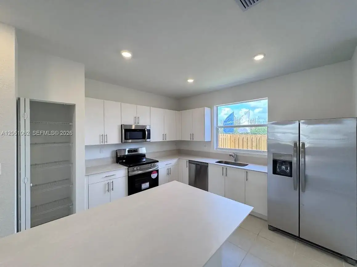 1182 SE Palm Ter, Homestead FL 33034 photo 5