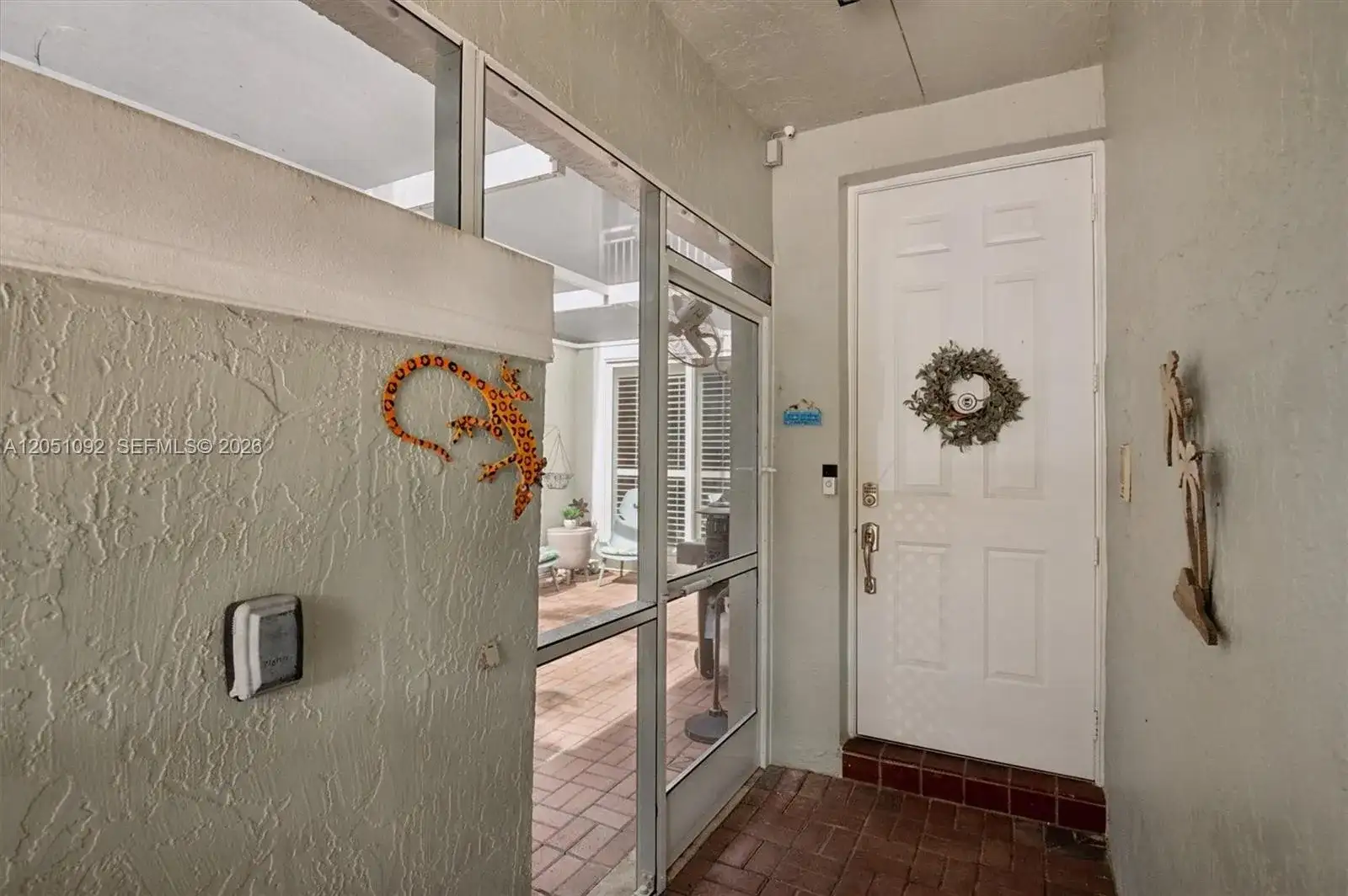 1140 Weeping Willow Way, Hollywood FL 33019 photo 2
