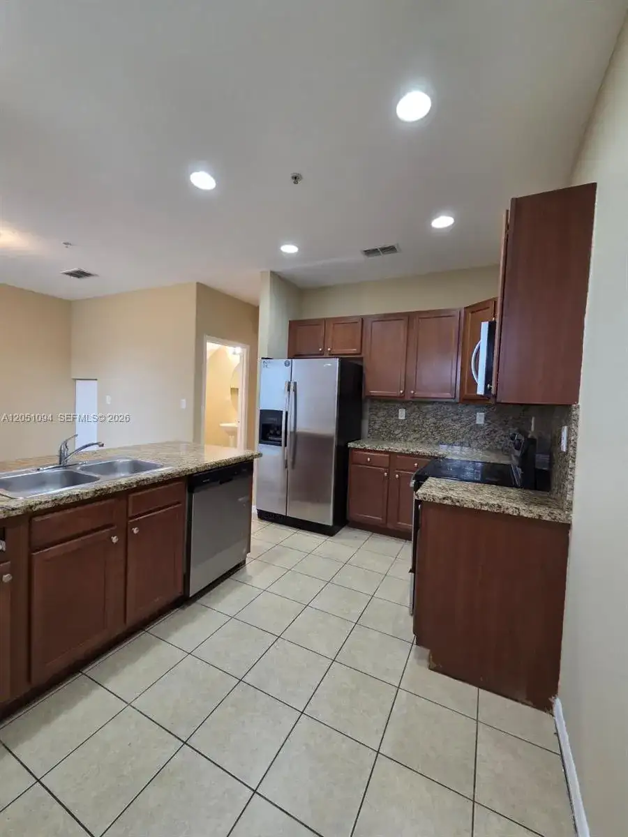 2851 W Prospect Rd # 404, Tamarac FL 33309 photo 5