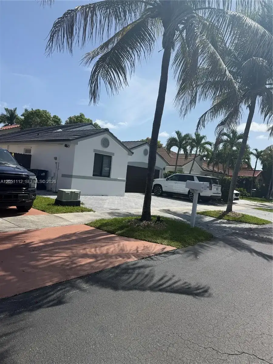 15921 SW 82 ST, Miami FL 33193 photo 3