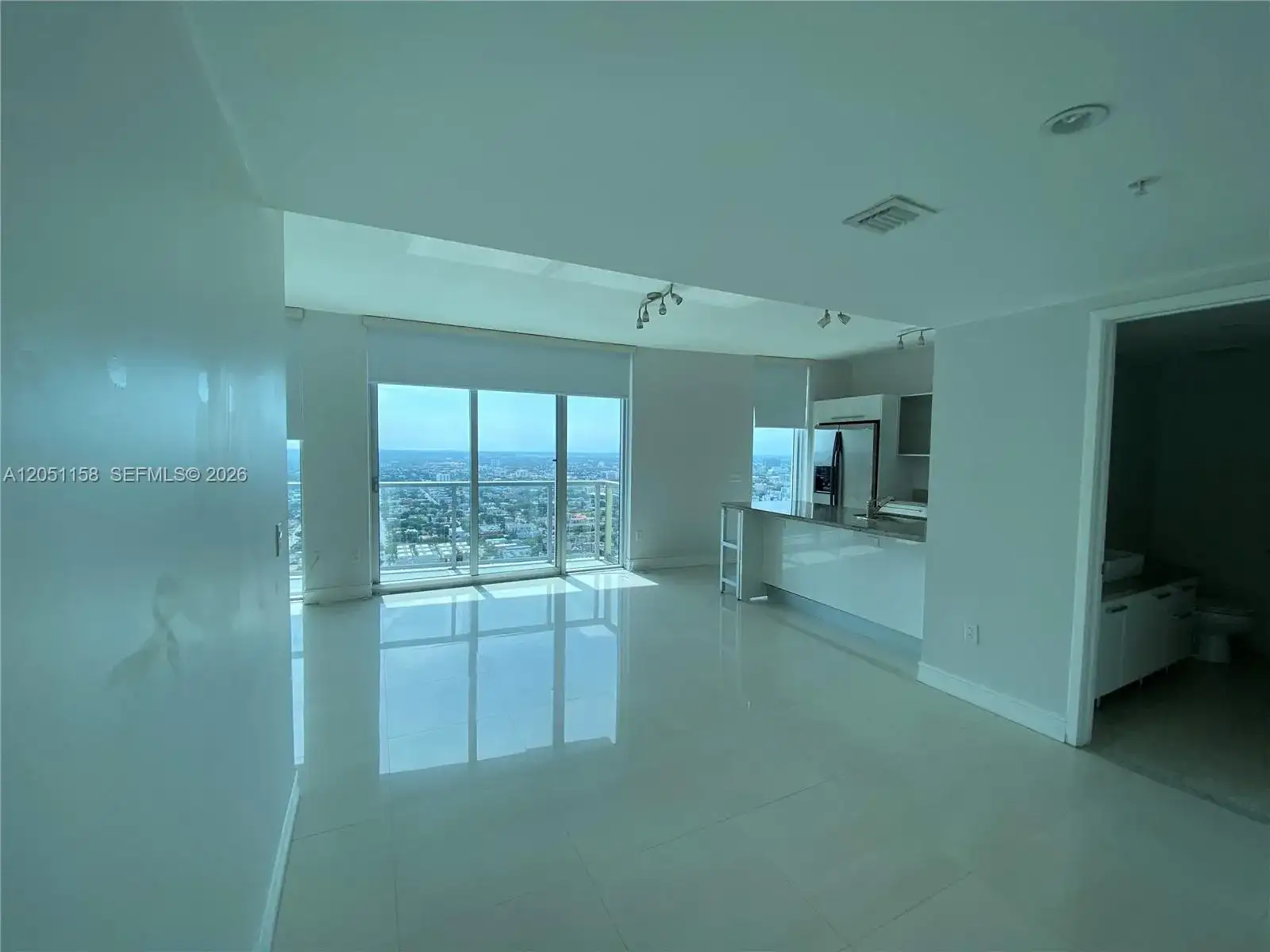 185 SW 7th St # 4100, Miami FL 33130 photo 2