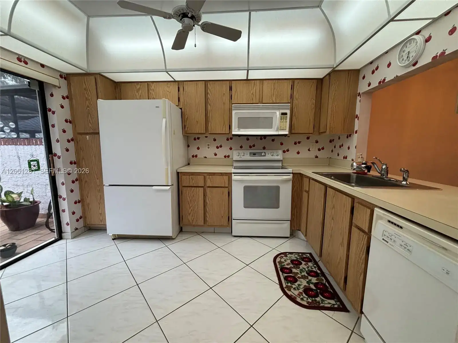 6453 W Pinehurst Cir W # B25, Tamarac FL 33321 photo 3
