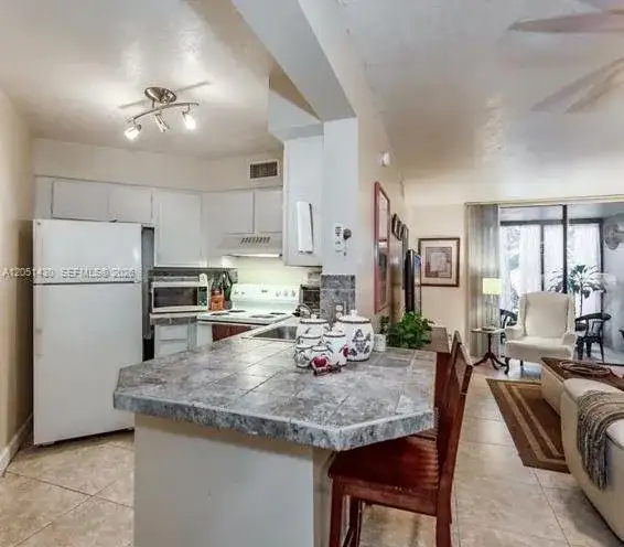 212 Lake Pointe Dr # 112, Oakland Park FL 33309 photo 5