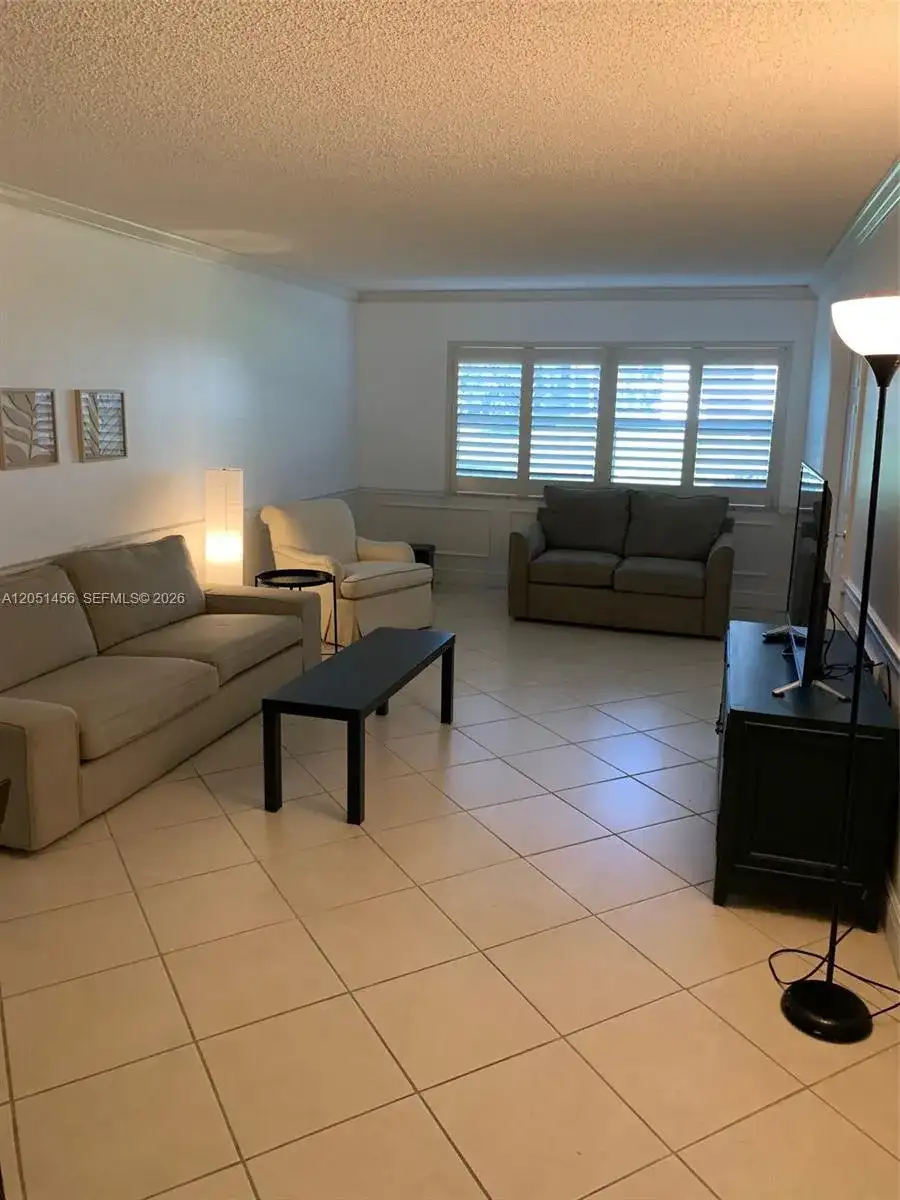 4801 Martinique Pl # H1, Coconut Creek FL 33066 photo 3
