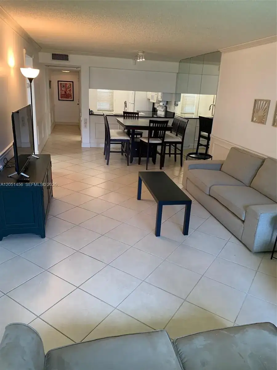 4801 Martinique Pl # H1, Coconut Creek FL 33066 photo 5