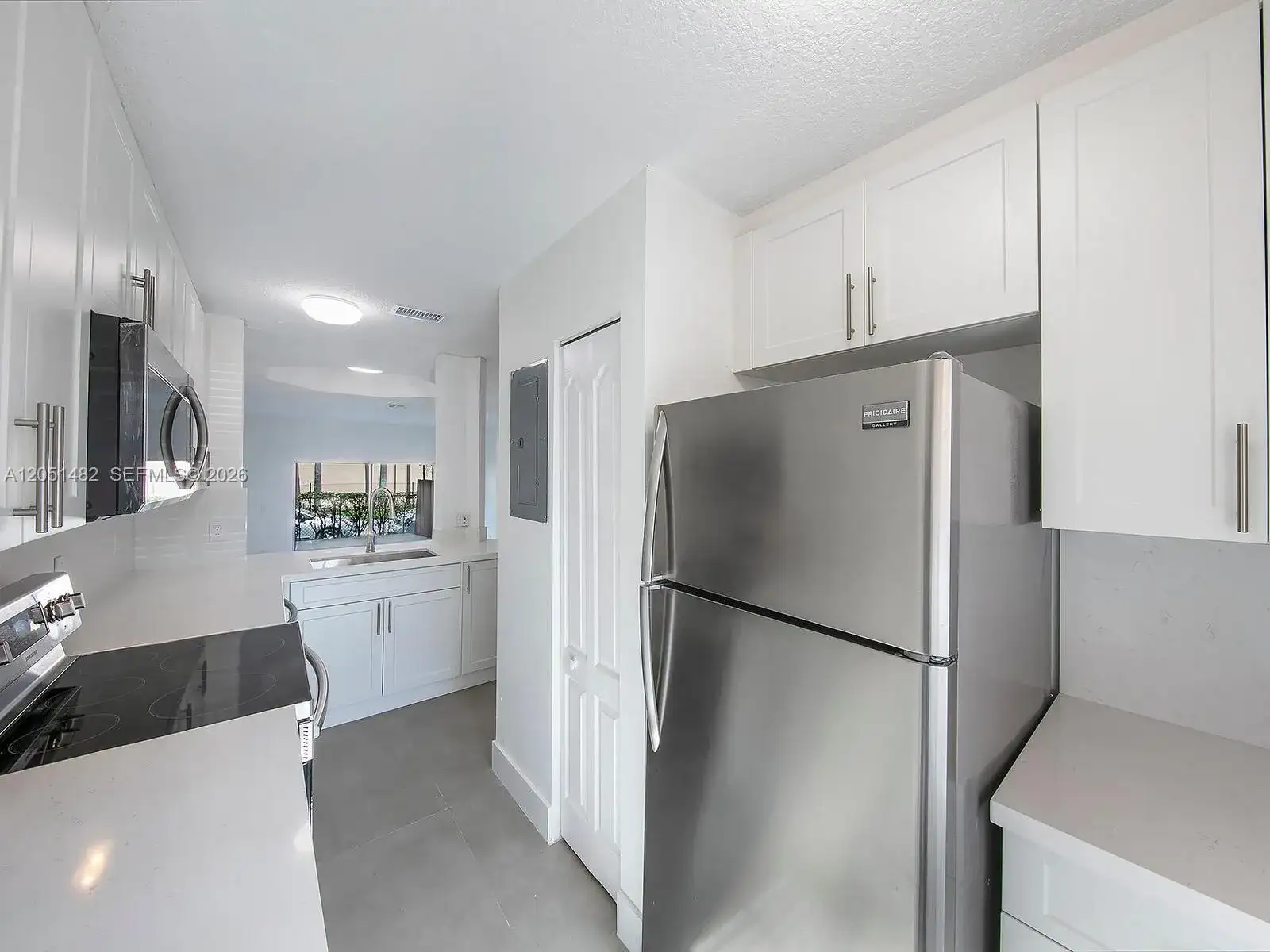 8260 NW 10th St # 6, Miami FL 33126 photo 4