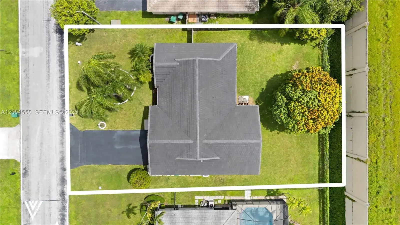 5741 W Waterford Dr, Davie FL 33331 photo 3