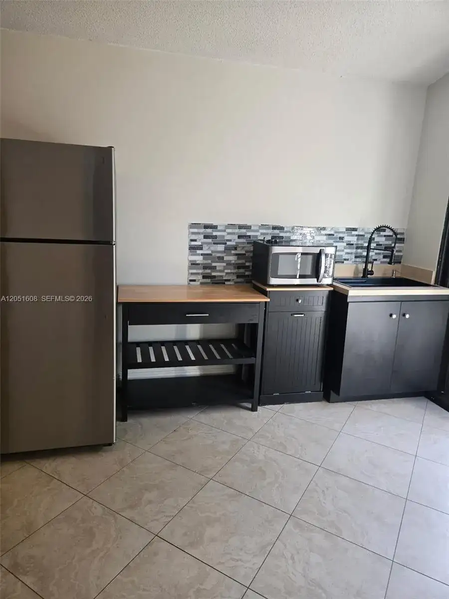 818 E Palm Run Dr # 0, North Lauderdale FL 33068 photo 4
