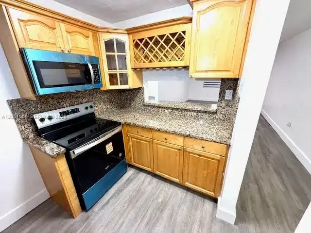 1945 NW 29th St # A8, Miami FL 33142 photo 2