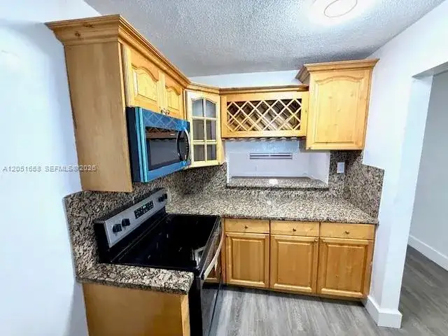 1945 NW 29th St # A8, Miami FL 33142 photo 3