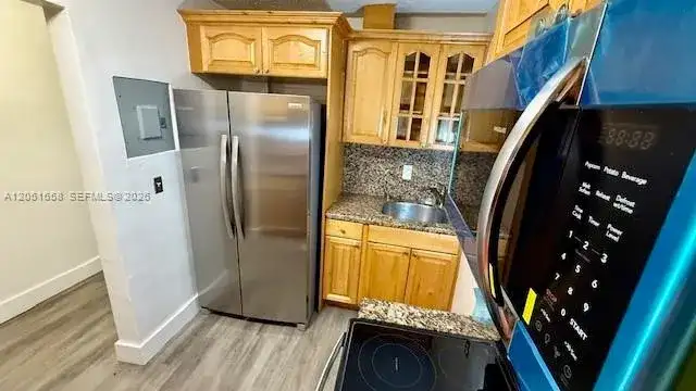 1945 NW 29th St # A8, Miami FL 33142 photo 4