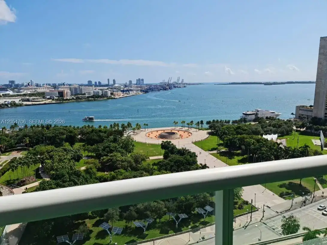 50 Biscayne Blvd # 2810, Miami FL 33132 photo 2