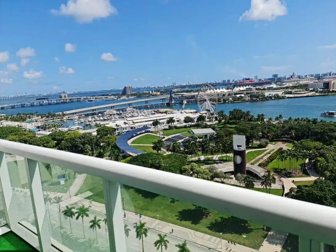 50 Biscayne Blvd # 2810, Miami FL 33132 photo 4