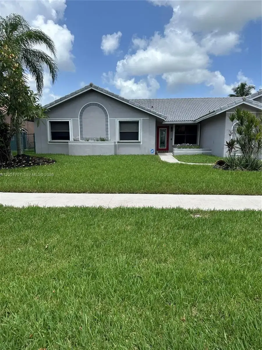 5521 Hawkes Bluff Ave, Davie FL 33331 photo 2