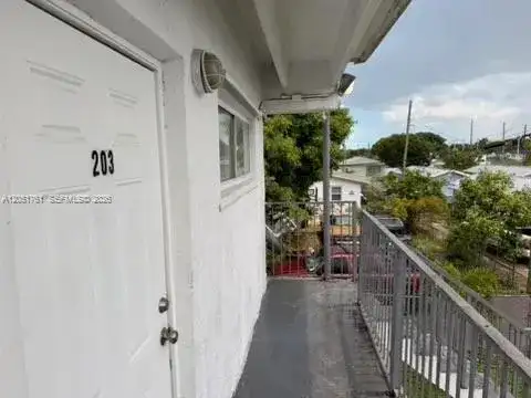 848 SW 5th St # 203, Homestead FL 33030 photo 4