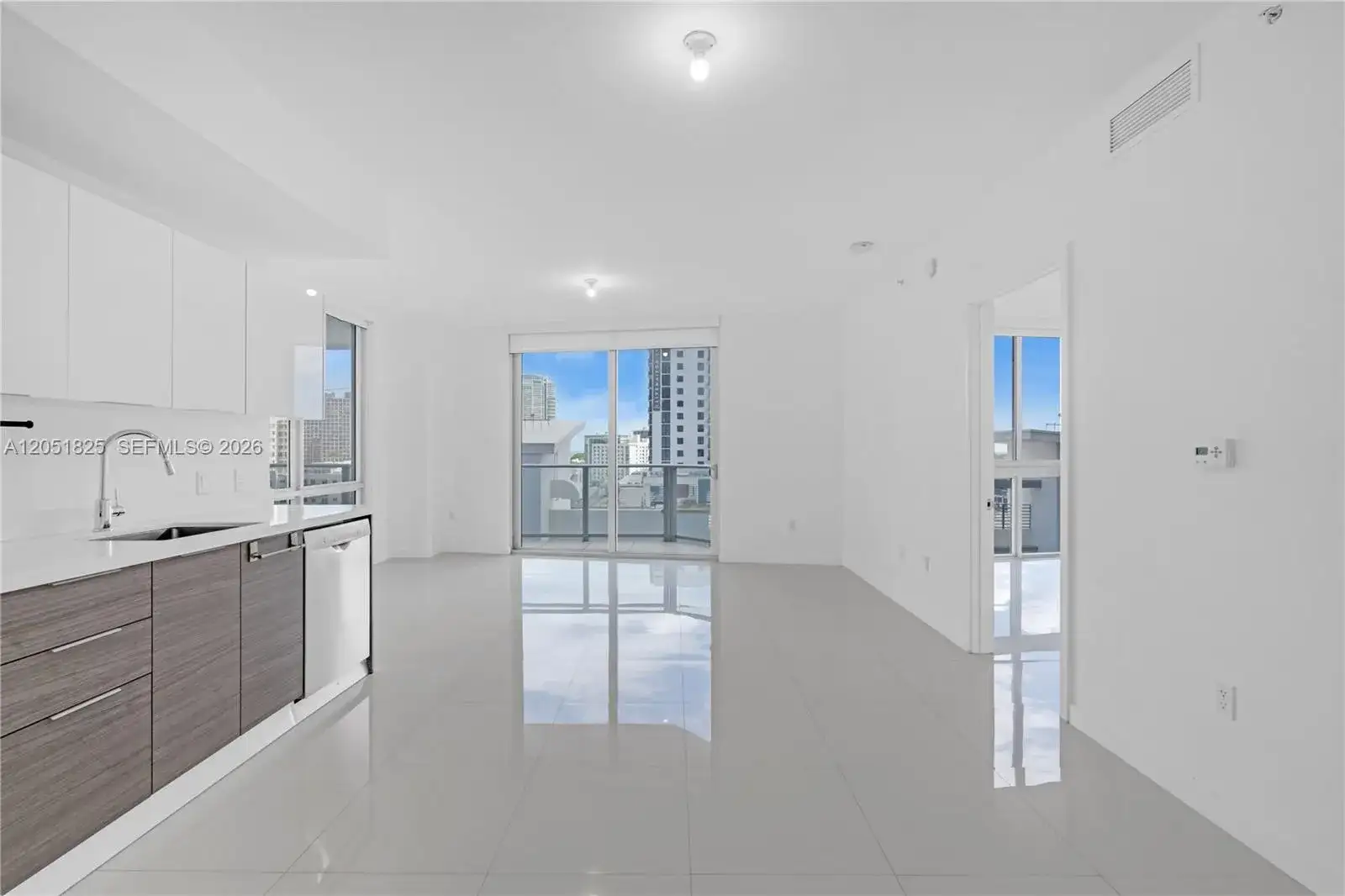 1010 SW 2nd Ave # 1003, Miami FL 33130 photo 2