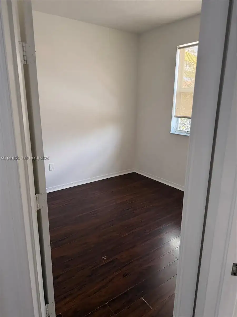 906 SW 143rd ave # 2005, Pembroke Pines FL 33027 photo 2