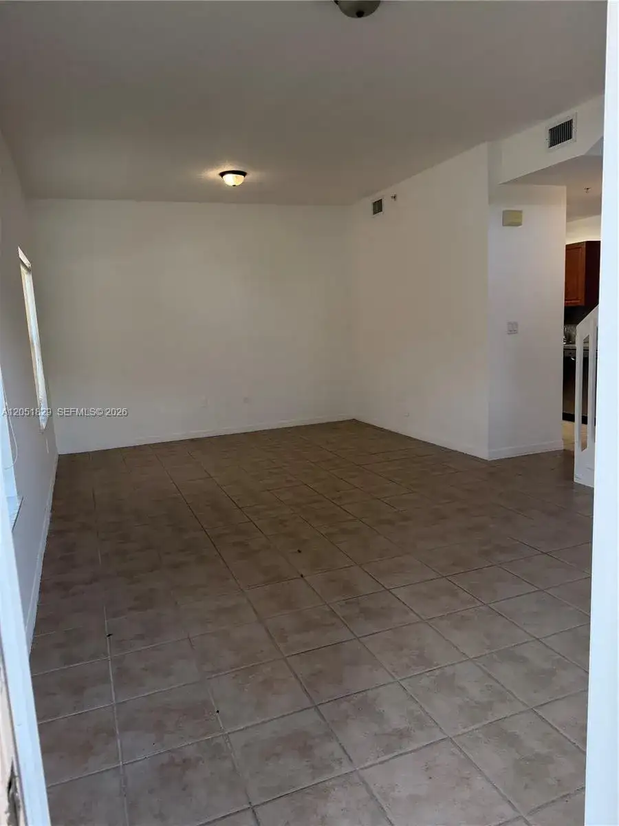 906 SW 143rd ave # 2005, Pembroke Pines FL 33027 photo 3