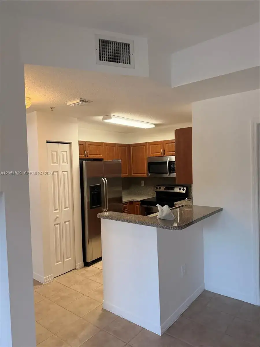 906 SW 143rd ave # 2005, Pembroke Pines FL 33027 photo 4