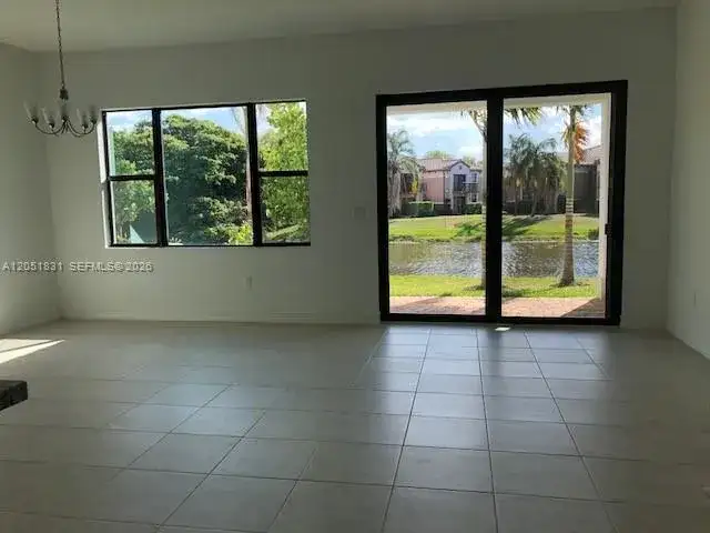 11566 SW 13th Ln, Pembroke Pines FL 33025 photo 4