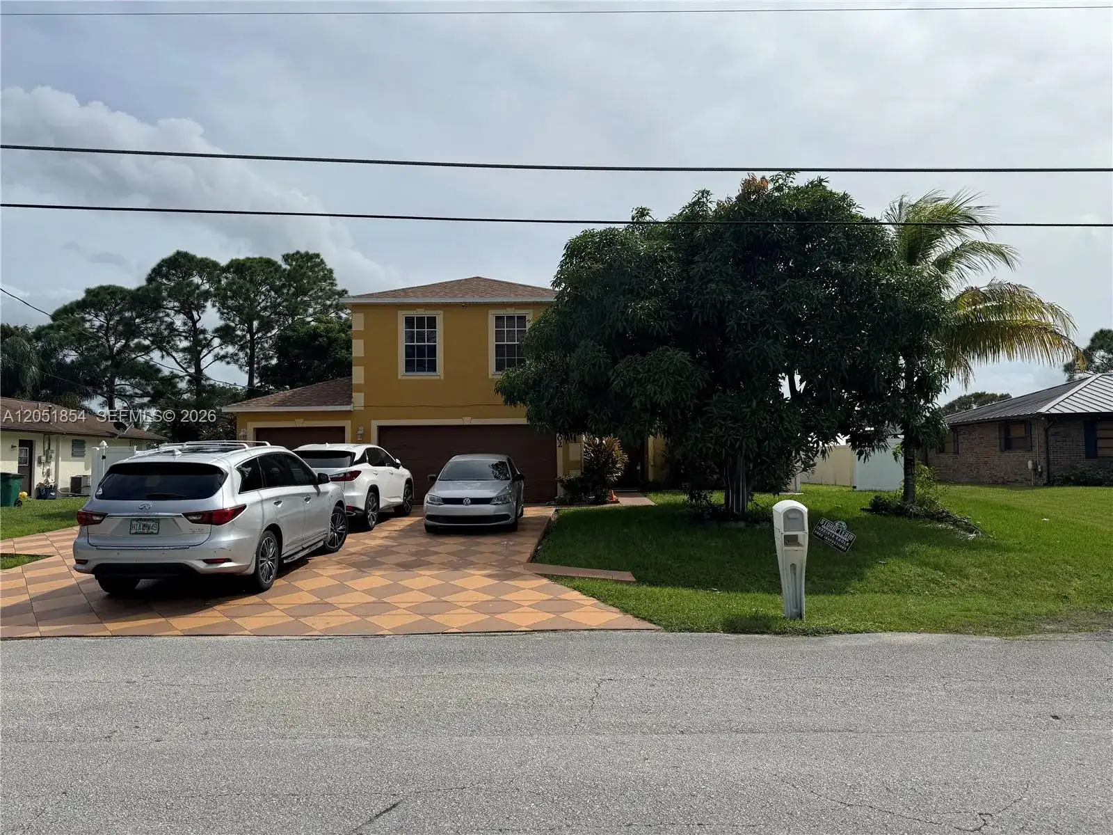 402 SE Crosspoint Dr, Port St. Lucie FL 34983 photo 2