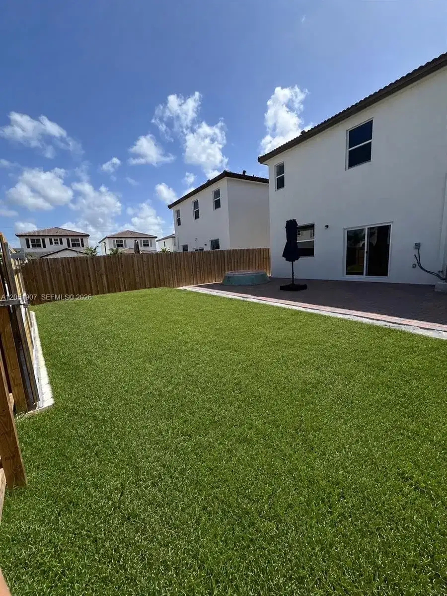 2523 SE 26th Ter, Homestead FL 33035 photo 2