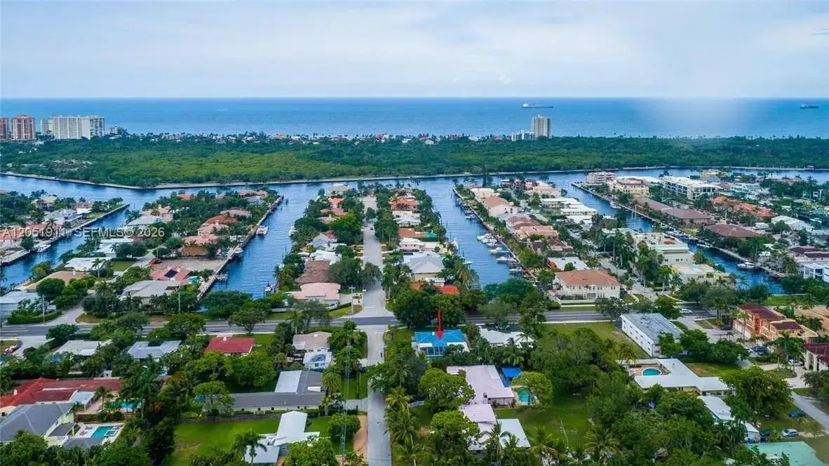 1529 Bayview Dr, Fort Lauderdale FL 33304 photo 2