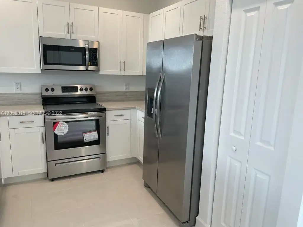 825 NE 211th St # 825, Miami FL 33179 photo 3