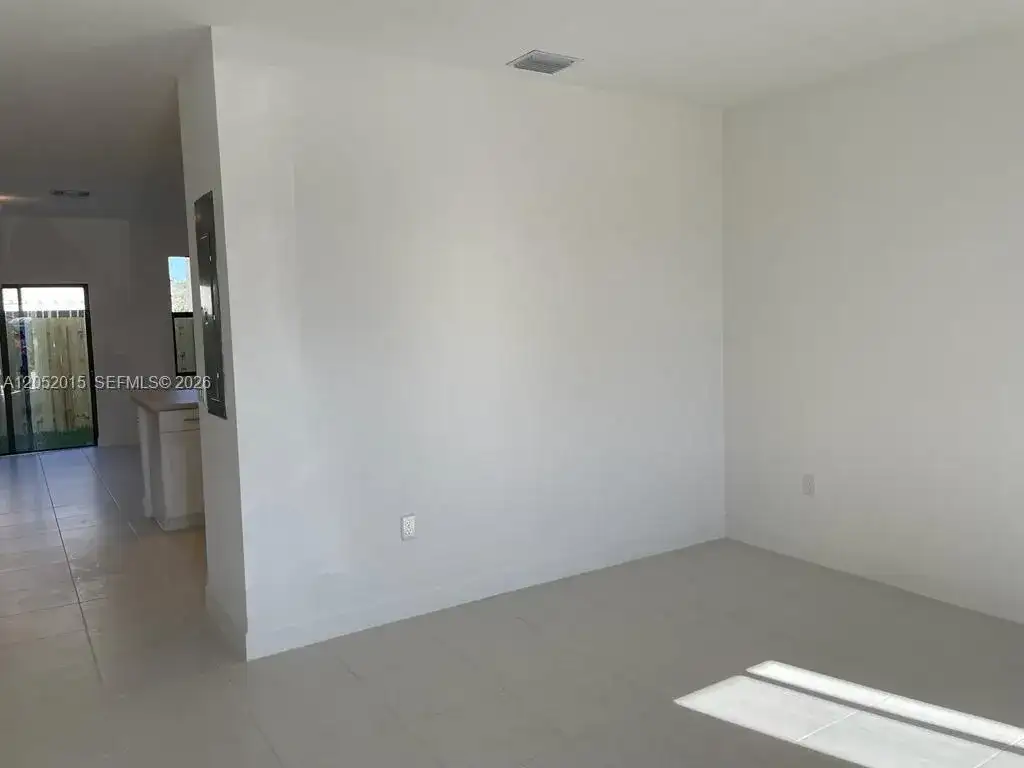 825 NE 211th St # 825, Miami FL 33179 photo 4