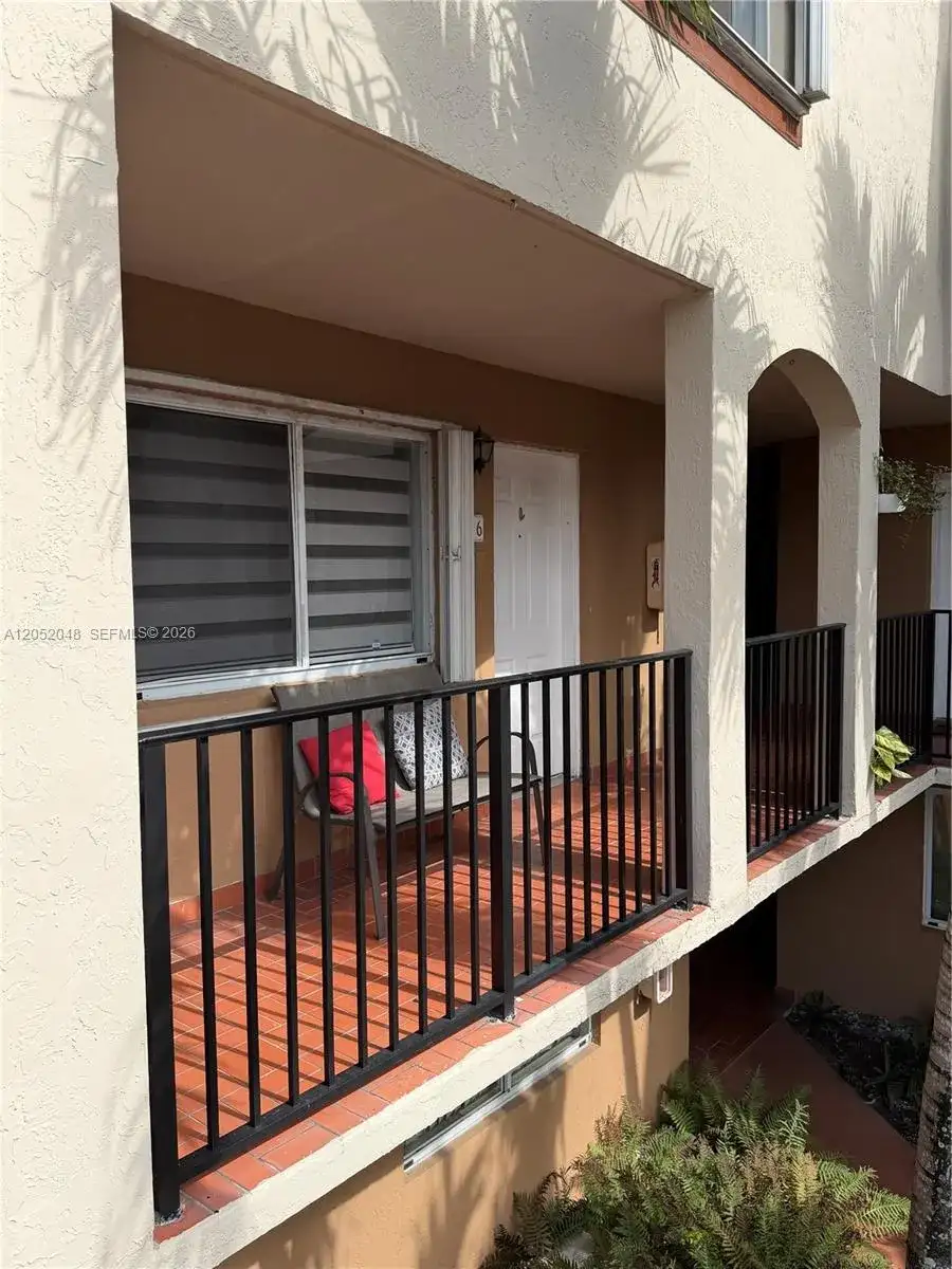551 NW 82nd Ave # 516, Miami FL 33126 photo 2