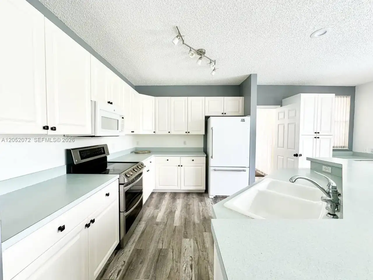 7647 Rockport Cir, Lake Worth FL 33467 photo 4