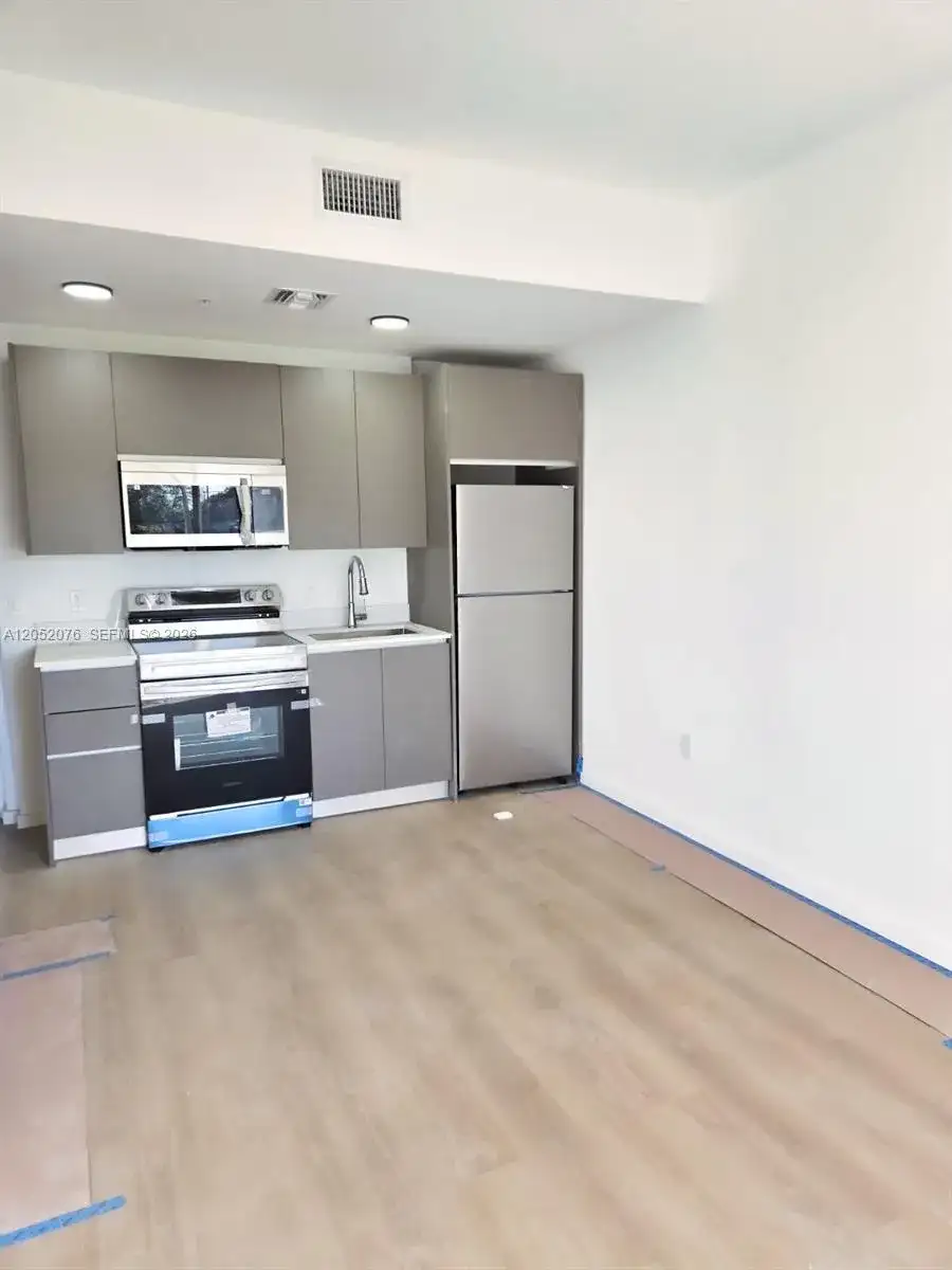 8106 NE 1st Ave # 8, Miami FL 33138 photo 2