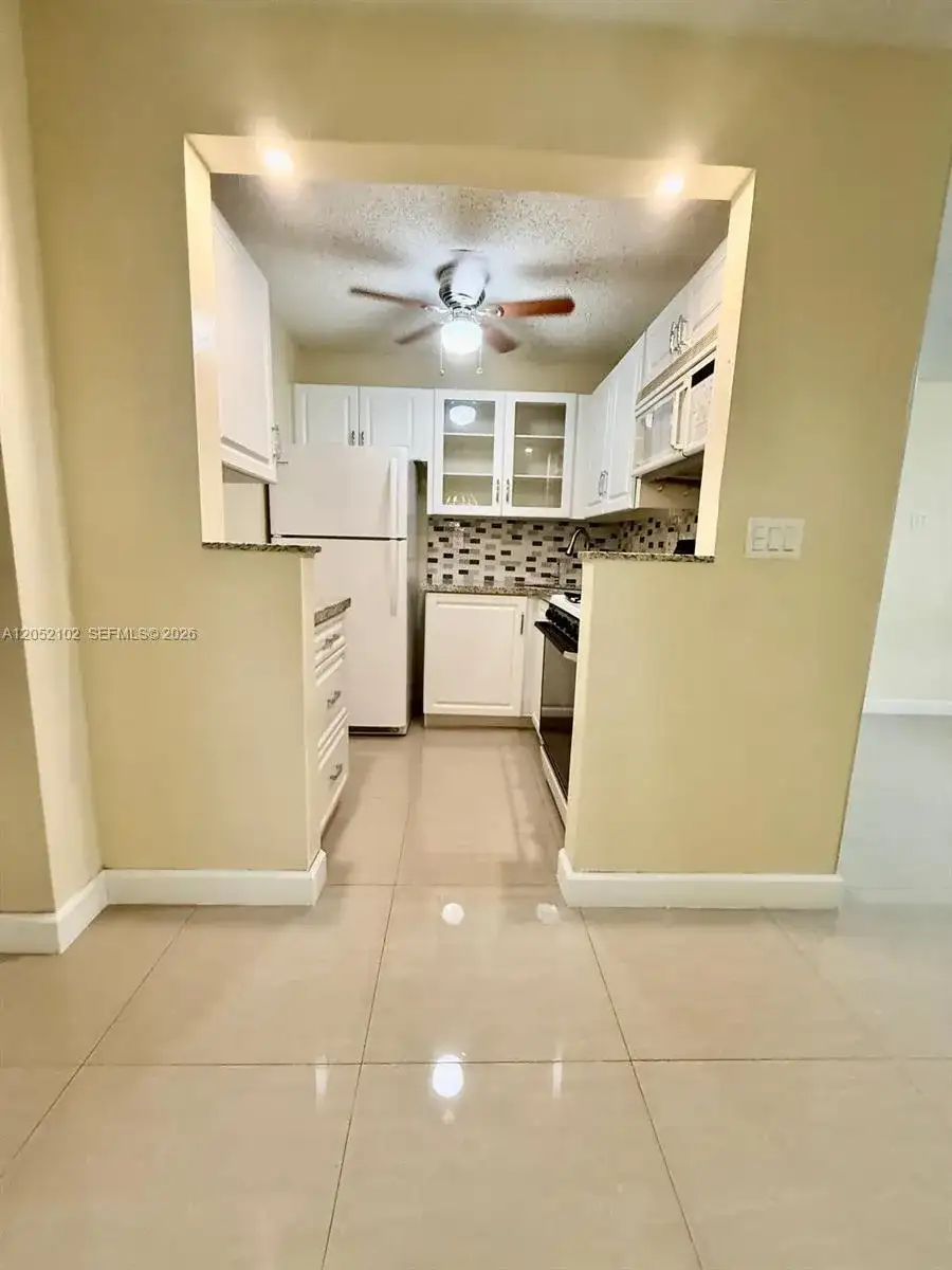20210 NE 2nd Ave # V4, Miami Gardens FL 33179 photo 2