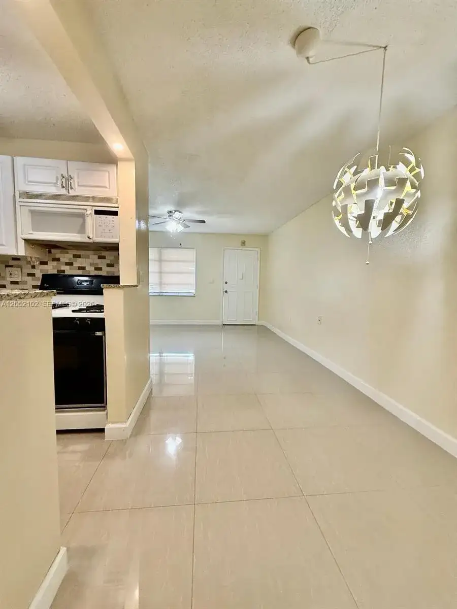 20210 NE 2nd Ave # V4, Miami Gardens FL 33179 photo 5