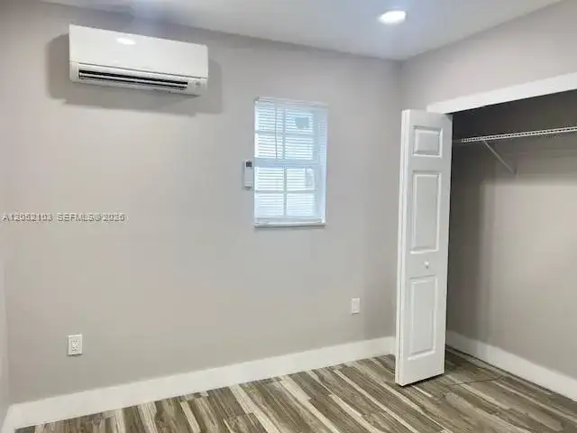 922 NW 2nd St # 2, Miami FL 33128 photo 2