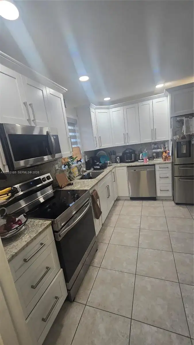 8291 NW 17th Ct, Pembroke Pines FL 33024 photo 5