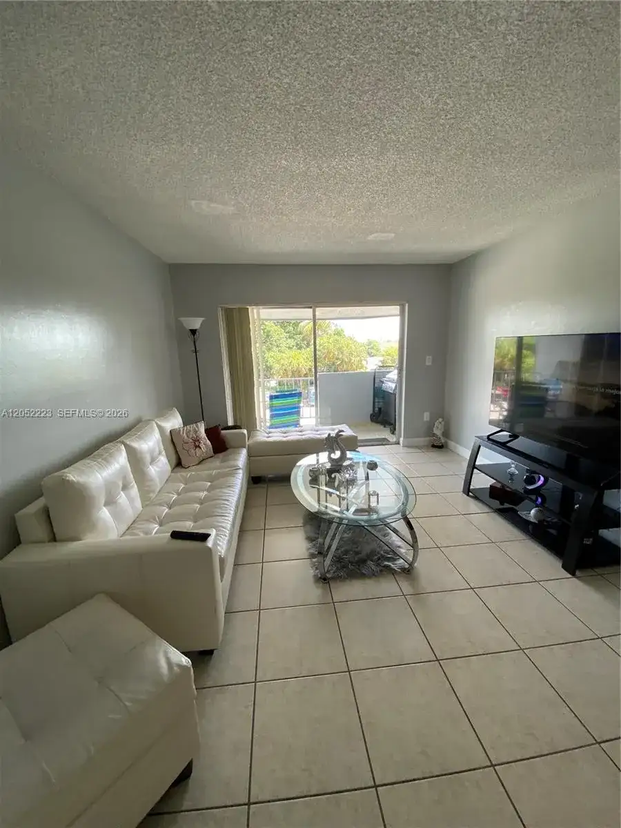 1755 W 60th St # D310, Hialeah FL 33012 photo 4