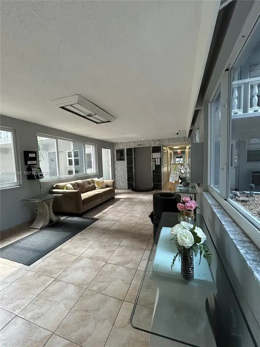 329 SE 3rd St # 502S, Hallandale Beach FL 33009 photo 4