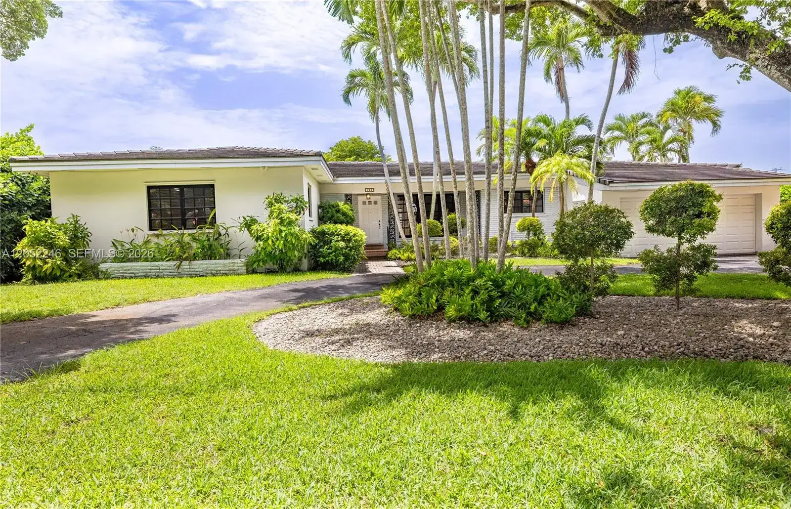 740 Jeronimo Dr, Coral Gables FL 33146 photo 2