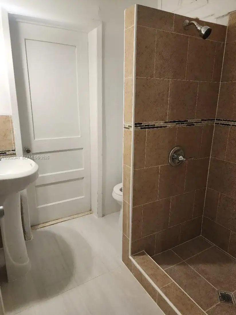 13915 NW 5th Ct # 1, North Miami FL 33168 photo 3
