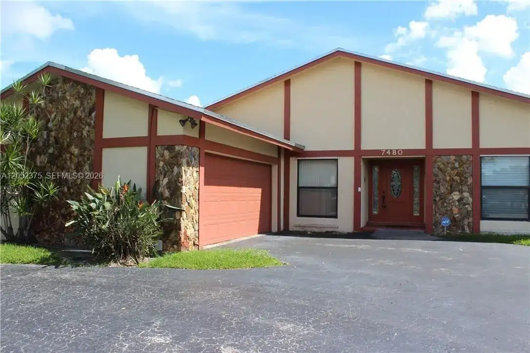 7480 NW 37th Ct, Lauderhill FL 33319 photo 2