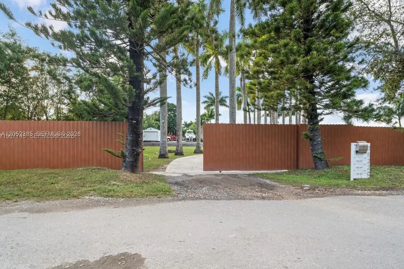 35220 SW 213th Ave, Homestead FL 33034 photo 3