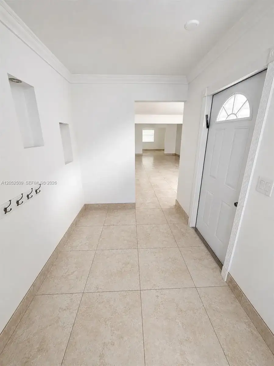 3710 N 54th Ave, Hollywood FL 33021 photo 2