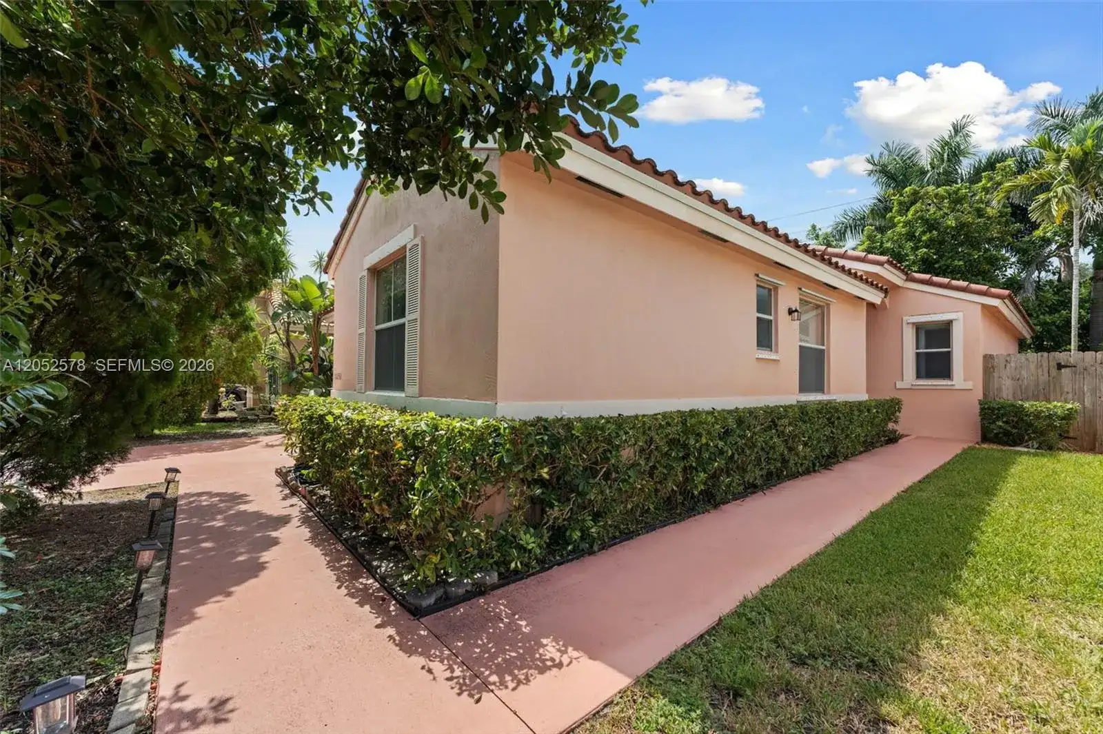 10232 SW 16th Ct, Pembroke Pines FL 33025 photo 2