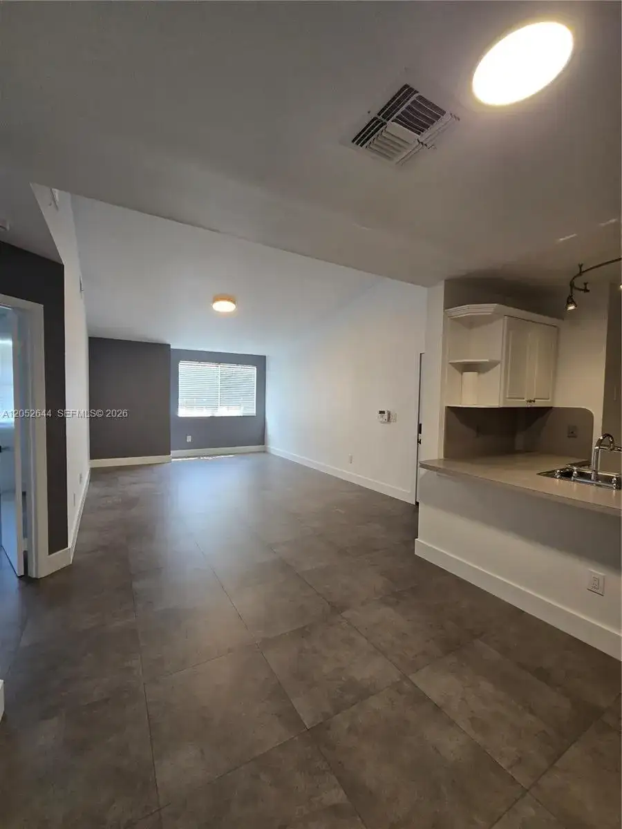 18324 NW 68th Ave # L, Hialeah FL 33015 photo 2