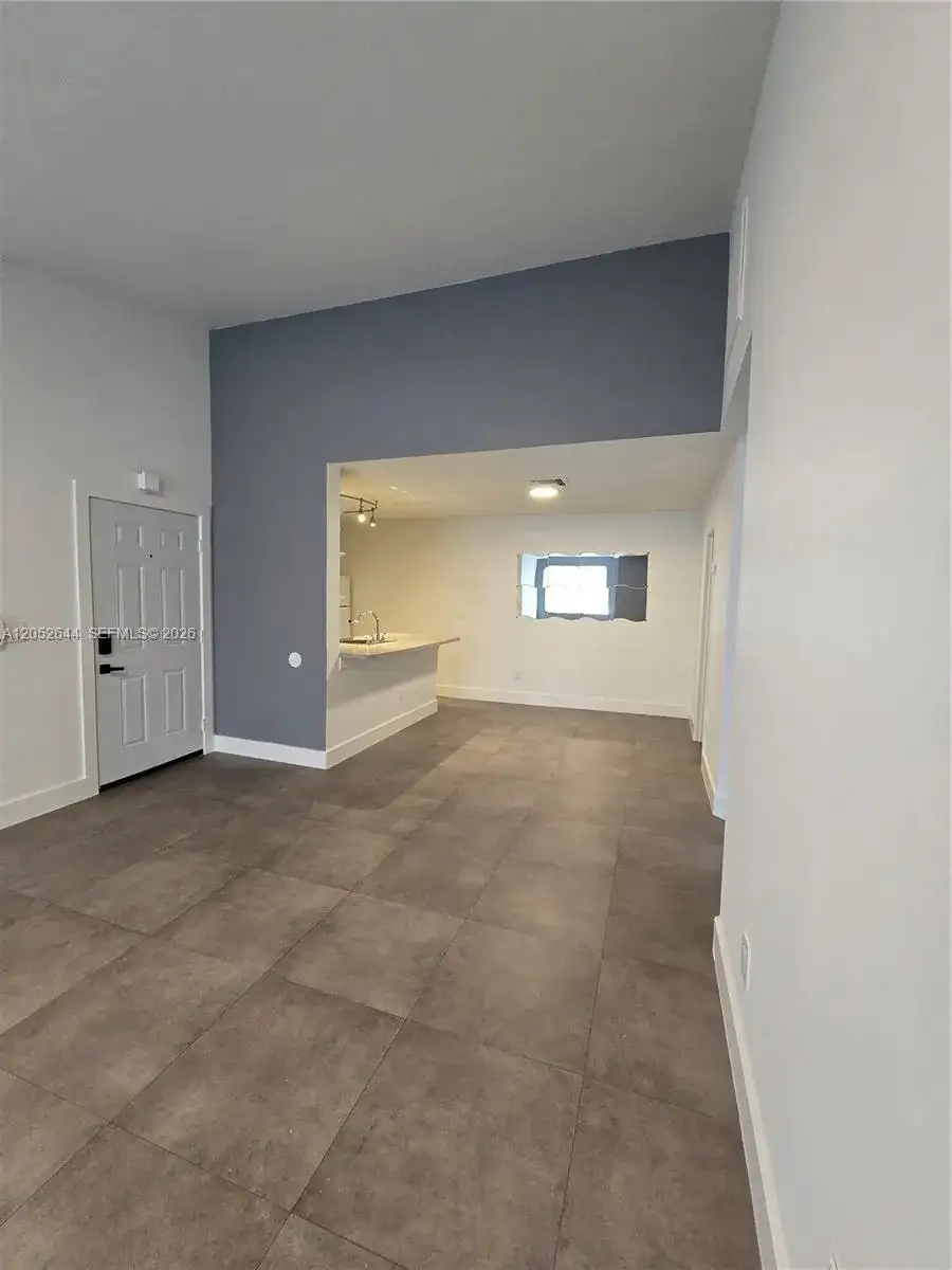 18324 NW 68th Ave # L, Hialeah FL 33015 photo 3