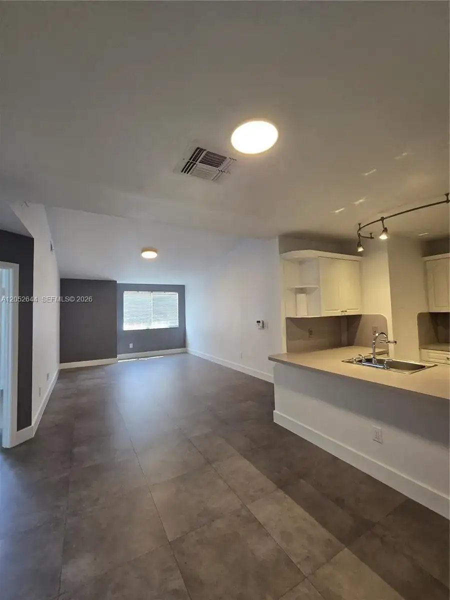 18324 NW 68th Ave # L, Hialeah FL 33015 photo 5
