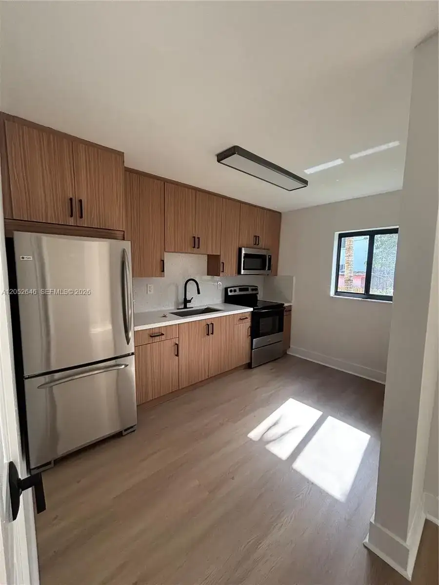 1353 NW 5th St # 1, Miami FL 33125 photo 3