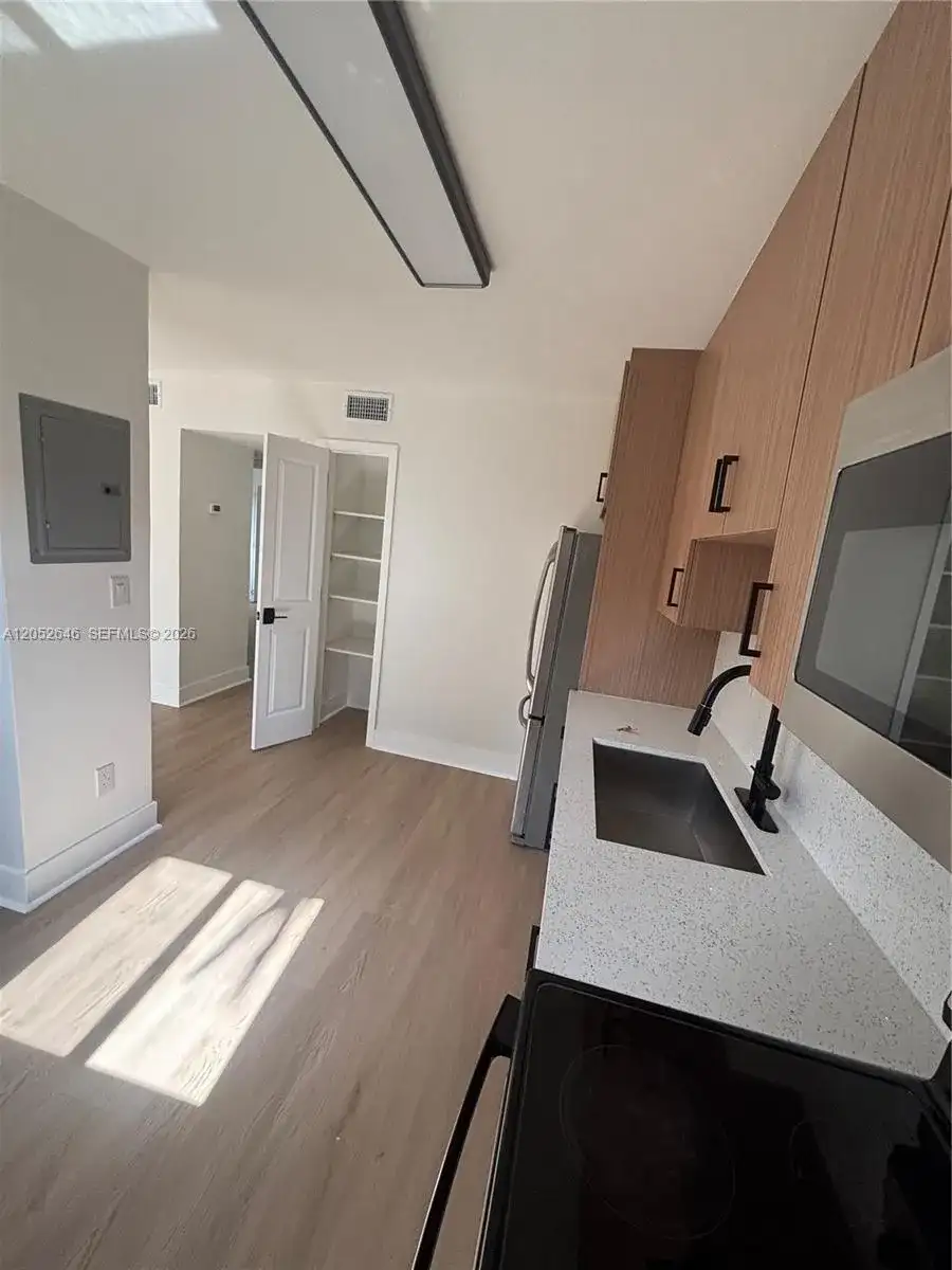 1353 NW 5th St # 1, Miami FL 33125 photo 4