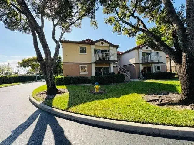11216 SW 12th St # 104, Pembroke Pines FL 33025 photo 3